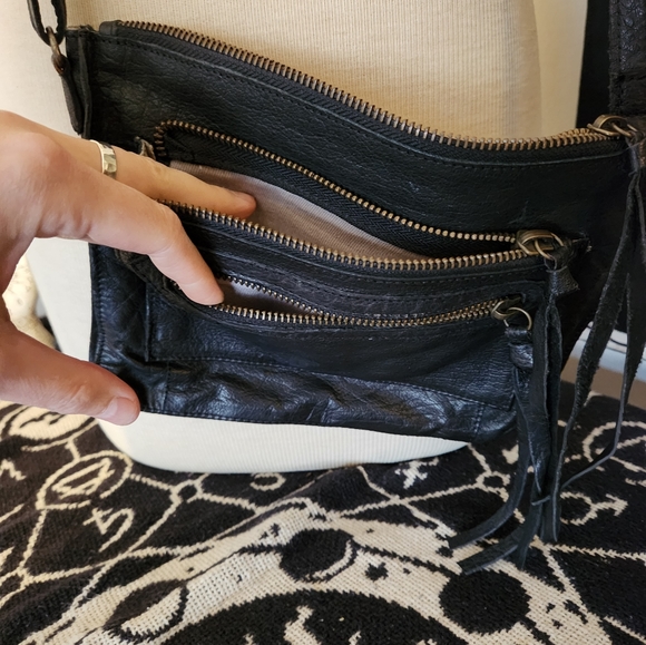 Day & Mood Leather Adjustable Cross Body Bag Purse with Tassle Zipper Pockets - Picture 4 of 4